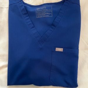 women's Electric Blue Catarina™ - One-Pocket Scrub Top
XL / Electric Blue